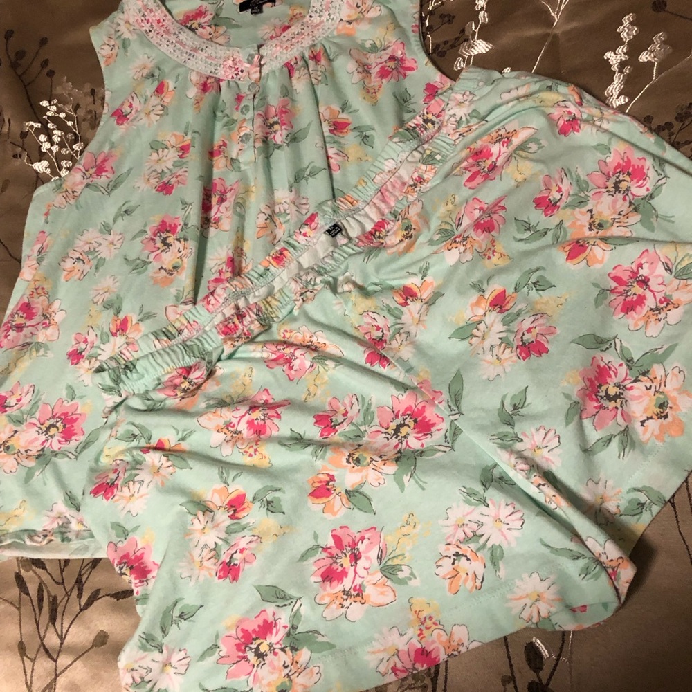 Women’s size 1X Aria shortie pajamas
